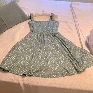 Huhot Apron Dress Size S  Moss Green Knit Flared Skirt 1 “ Straps Tea Pa…